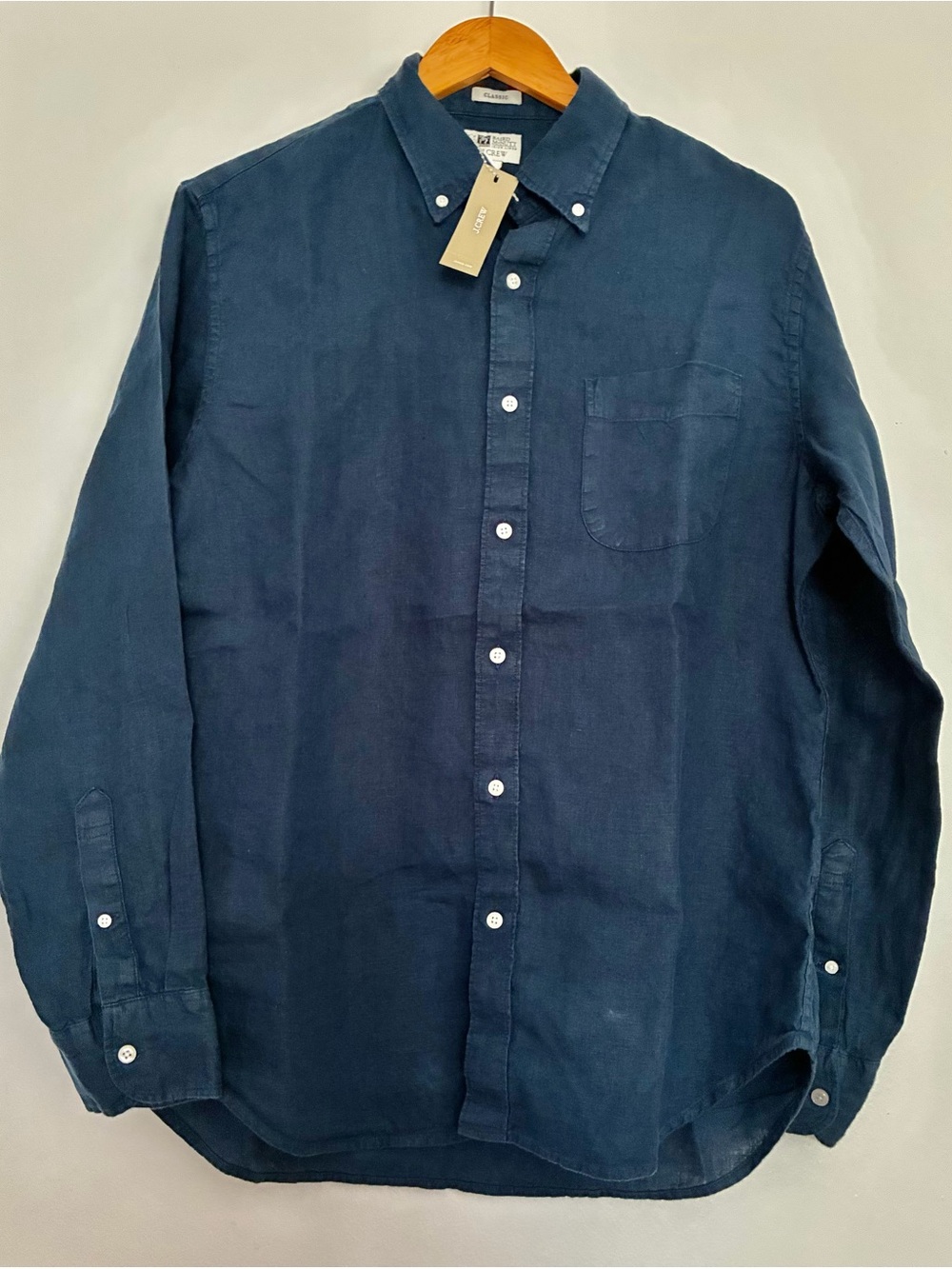 J. Crew Men's best seller famous classic . Baird McNutt Irish linen shirt. M.New